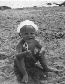 Lille s�te meg p� stranden